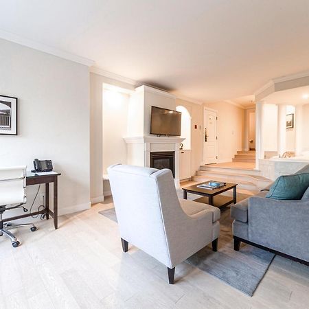 Villa Eyrie Resort Malahat エクステリア 写真